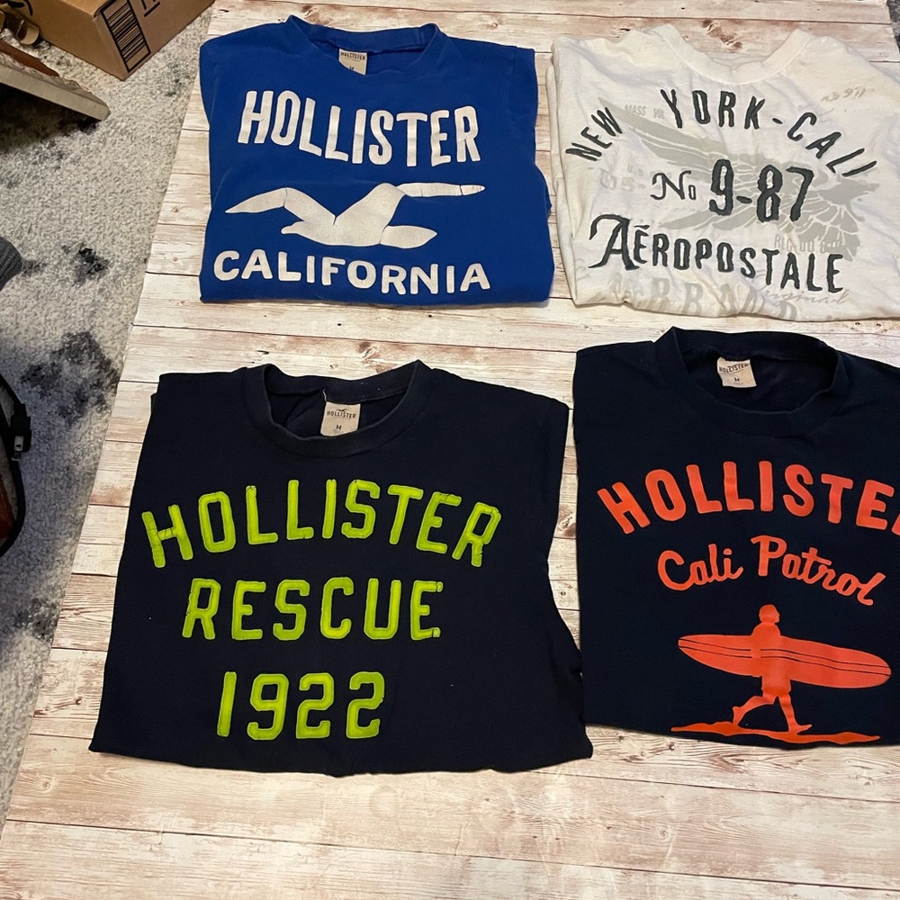Hollister Blue and Green Short Sleeve Tees